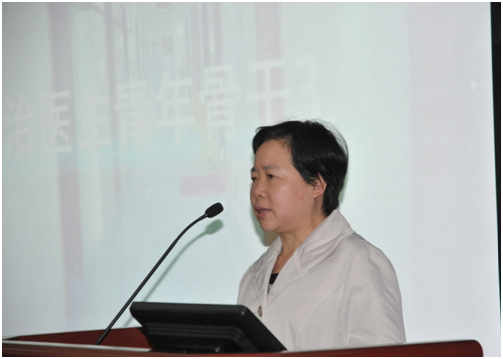 活动由中心青光眼专科主任刘杏教授主持，前任中心主任、院长、中华医学