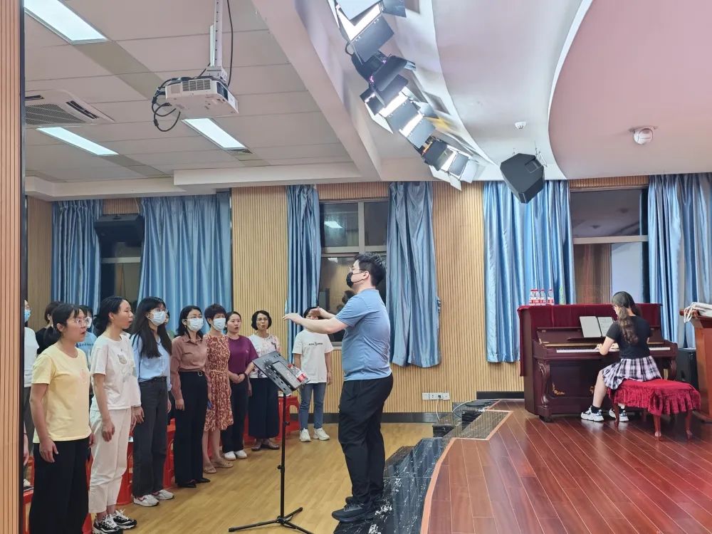 是医者，也是歌者！光影留声合唱团斩获校级